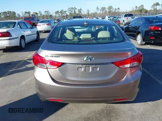 2013 Hyundai Elantra GLS z VIN 5NPDH4AE7DH174538, wystawiony jako IAAI lot #41428026 z przebiegiem 158 066 mil mil oraz . Historia ofert i sprzedaży dostępna na DreamBid. Obrazek 16.