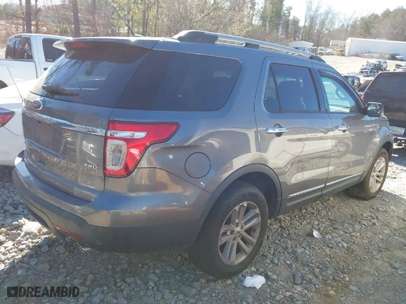2014 Ford Explorer XLT with VIN 1FM5K8D86EGA67968, listed as a IAAI auction lot 41693430 with NaN miles. Bid and sale history available at carsss.com. Image 4.