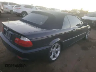 2005 BMW 3 Series 325Ci with VIN WBABW33435PL38950, listed as a Copart auction lot 82674294 with 113,157 mi miles and Salvage Title. Bid and sale history available at carsss.com. Image 3.