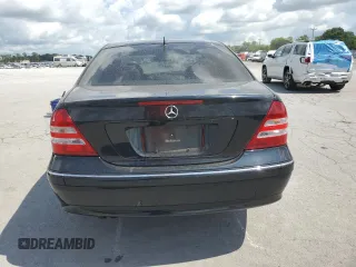 2005 Mercedes-Benz C 240 z VIN WDBRF61J05A771378, wystawiony jako Copart lot #64132575 z przebiegiem 134 018 mil mil oraz Szkoda całkowita • Salvage title. Historia ofert i sprzedaży dostępna na DreamBid. Obrazek 6.