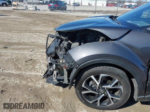 2018 Toyota C-HR XLE z VIN NMTKHMBX5JR042941, wystawiony jako IAAI lot #41803153 z przebiegiem 110 220 mil mil oraz . Historia ofert i sprzedaży dostępna na DreamBid. Obrazek 17.