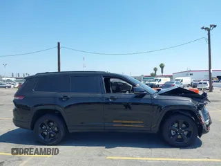 2025 Jeep Grand Cherokee Limited с VIN 1C4RJKBG1S8646906, выставлен на аукционе IAAI как лот 42466166 с пробегом 2 151 миль миль и . История ставок и продаж доступна на DreamBid. Изображение 13.