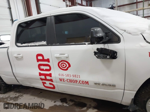 2022 Ram 1500 Big Horn z VIN 1C6SRFMT7NN367274, wystawiony jako IAAI lot #41624816 z przebiegiem 96 996 mil mil oraz . Historia ofert i sprzedaży dostępna na DreamBid. Obrazek 13.