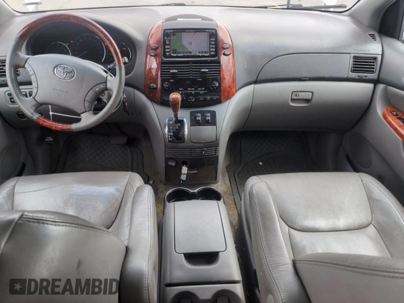 2010 Toyota Sienna XLE with VIN 5TDDK4CC5AS032076, listed as a Copart auction lot 57675555 with 210,252 mi miles and Clean title. Bid and sale history available at DreamBid. Image 8.