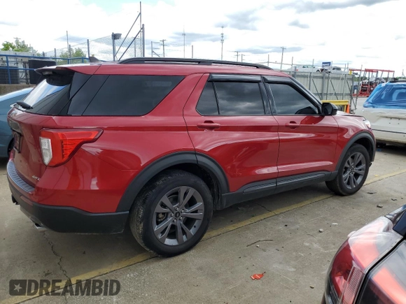 2022 Ford Explorer XLT z VIN 1FMSK8DHXNGA46673, wystawiony jako Copart lot #56525165 z przebiegiem 83 017 mil mil oraz Szkoda całkowita • Salvage title. Historia ofert i sprzedaży dostępna na DreamBid. Obrazek 3.