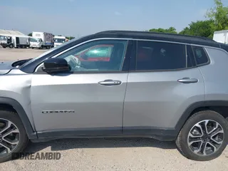 2024 Jeep Compass Limited z VIN 3C4NJDCN4RT595193, wystawiony jako IAAI lot #42275126 z przebiegiem 26 638 mil mil oraz . Historia ofert i sprzedaży dostępna na DreamBid. Obrazek 14.