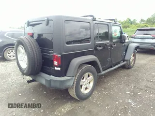 2016 Jeep Wrangler Unlimited Sport z VIN 1C4BJWDGXGL206502, wystawiony jako IAAI lot #42583701 z przebiegiem 120 525 mil mil oraz . Historia ofert i sprzedaży dostępna na DreamBid. Obrazek 4.