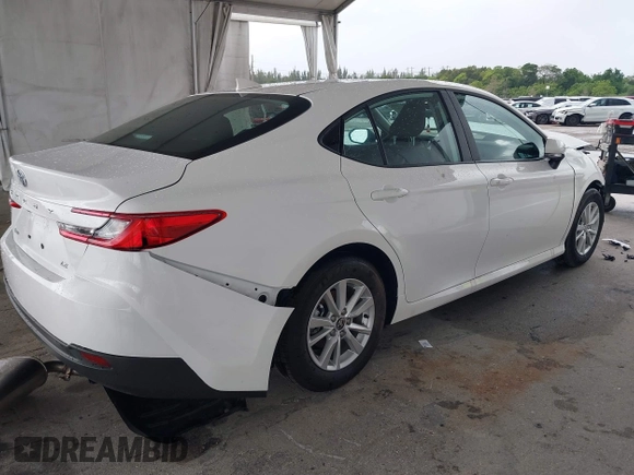 2025 Toyota Camry LE with VIN 4T1DAACK9SU112515, listed as a IAAI auction lot 41932562 with 587 mi miles and . Bid and sale history available at DreamBid. Image 4.