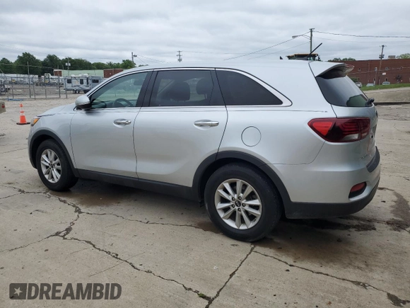 2019 Kia Sorento LX z VIN 5XYPG4A52KG489297, wystawiony jako Copart lot #58671535 z przebiegiem 108 750 mil mil oraz Czysty tytuł • Clean title. Historia ofert i sprzedaży dostępna na DreamBid. Obrazek 2.