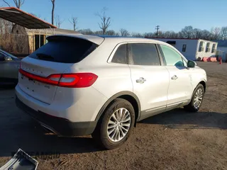 2018 Lincoln MKX Select z VIN 2LMPJ8KR5JBL48639, wystawiony jako IAAI lot #41640923 z przebiegiem 124 834 mil mil oraz . Historia ofert i sprzedaży dostępna na DreamBid. Obrazek 4.