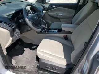 2019 Ford Escape SE z VIN 1FMCU9GD8KUB91172, wystawiony jako Copart lot #58533265 z przebiegiem 111 175 mil mil oraz Szkoda całkowita • Salvage title. Historia ofert i sprzedaży dostępna na DreamBid. Obrazek 7.