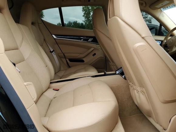 2015 Porsche Panamera 4 with VIN WP0AA2A71FL006079, listed as a Copart auction lot 68807744 with 110,356 mi miles and Salvage Title. Bid and sale history available at carsss.com. Image 10.
