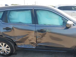 2017 Nissan Rogue S with VIN KNMAT2MTXHP606680, listed as a IAAI auction lot 41862083 with 35,988 mi miles. Bid and sale history available at carsss.com. Image 13.