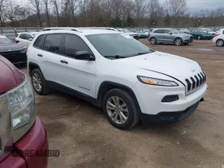 2015 Jeep Cherokee Sport with VIN 1C4PJLAB2FW737736, listed as a IAAI auction lot 41440077 with 139,616 mi miles. Bid and sale history available at carsss.com. Image 1.