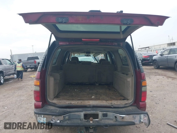 2006 Chevrolet Suburban LS w/1WT with VIN 1GNEC16Z66J170138, listed as a IAAI auction lot 41712685 with 240,643 mi miles. Bid and sale history available at carsss.com. Image 16.