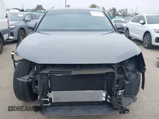 2020 Audi Q3 Premium z VIN WA1AECF32L1061271, wystawiony jako IAAI lot #42038795 z przebiegiem 23 902 mil mil oraz . Historia ofert i sprzedaży dostępna na DreamBid. Obrazek 13.
