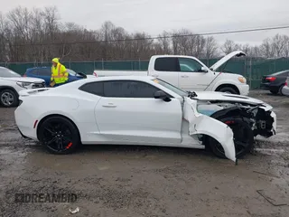 2018 Chevrolet Camaro 2SS with VIN 1G1FH1R78J0188690, listed as a IAAI auction lot 41406212 with 86,693 mi miles and . Bid and sale history available at DreamBid. Image 14.