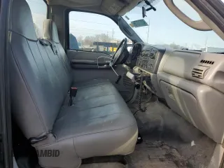 2005 Ford F-250 XL with VIN 1FTNF21535ED28632, listed as a Copart auction lot 47777775 with 136,555 mi miles and Clean title. Bid and sale history available at DreamBid. Image 10.