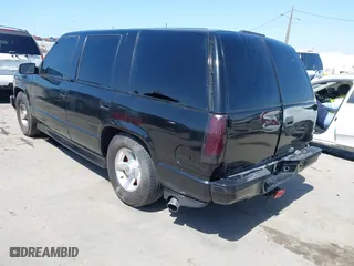 2000 Chevrolet Tahoe Limited with VIN 1GNEC13R7YR195106, listed as a IAAI auction lot 41948564 with 190,250 mi miles. Bid and sale history available at carsss.com. Image 3.