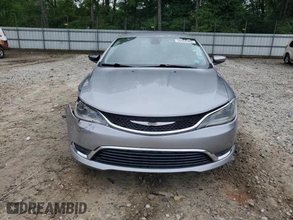 2015 Chrysler 200 Limited z VIN 1C3CCCAB8FN632007, wystawiony jako Copart lot #59488365 z przebiegiem 136 788 mil mil oraz Szkoda całkowita • Salvage title. Historia ofert i sprzedaży dostępna na DreamBid. Obrazek 5.
