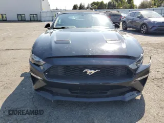 2018 Ford Mustang EcoBoost Premium z VIN 1FATP8UHXJ5145287, wystawiony jako Copart lot #60152705 z przebiegiem 75 119 mil mil oraz Szkoda całkowita • Salvage title. Historia ofert i sprzedaży dostępna na DreamBid. Obrazek 5.