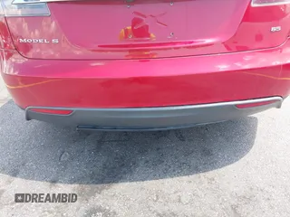 2013 Tesla Model S с VIN 5YJSA1CN9DFP09973, выставлен на аукционе IAAI как лот 42724026 с пробегом 61 546 миль миль и . История ставок и продаж доступна на DreamBid. Изображение 20.