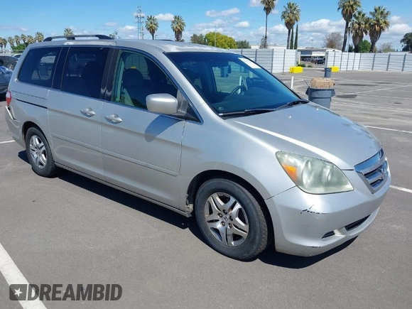 2005 Honda Odyssey EX with VIN 5FNRL38435B417211, listed as a IAAI auction lot 41943118 with 231,081 mi miles. Bid and sale history available at carsss.com. Image 1.