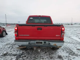 2006 Chevrolet Silverado 1500 LT1 with VIN 2GCEK13TX61118887, listed as a IAAI auction lot 41003882 with 171,532 mi miles. Bid and sale history available at carsss.com. Image 16.