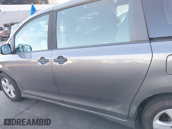 2018 Toyota Sienna L with VIN 5TDZZ3DC0JS965524, listed as a IAAI auction lot 41608423 with 63,815 mi miles and . Bid and sale history available at DreamBid. Image 15.