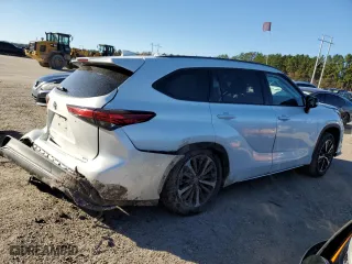 2022 Toyota Highlander XSE with VIN 5TDLZRAHXNS092248, listed as a Copart auction lot 87091784 with 58,124 mi miles and Salvage Title. Bid and sale history available at carsss.com. Image 3.