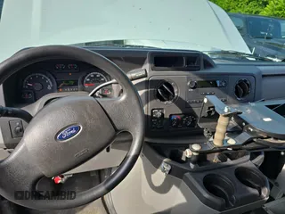 2014 Ford Econoline Cargo Commercial z VIN 1FTNS2EWXEDA97118, wystawiony jako Copart lot #61489445 z przebiegiem 79 271 mil mil oraz Czysty tytuł • Clean title. Historia ofert i sprzedaży dostępna na DreamBid. Obrazek 9.