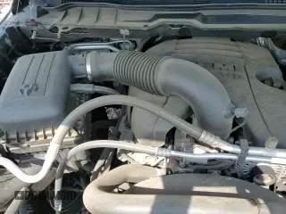 2018 Ram 1500 Express z VIN 3C6RR6KT9JG250820, wystawiony jako Copart lot #56872315 z przebiegiem 117 949 mil mil oraz Szkoda całkowita • Salvage title. Historia ofert i sprzedaży dostępna na DreamBid. Obrazek 15.