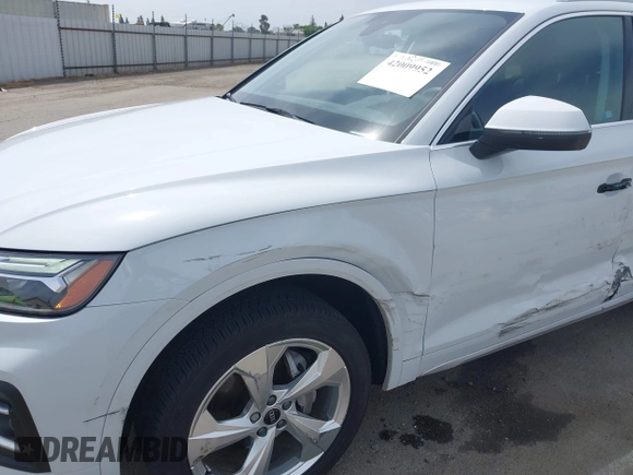 2021 Audi Q5 Premium Plus with VIN WA1BAAFY0M2069879, listed as a IAAI auction lot 42009952 with 44,686 mi miles. Bid and sale history available at carsss.com. Image 18.