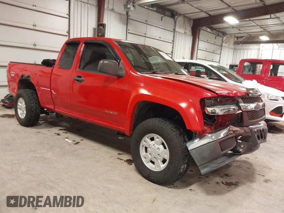 2004 Chevrolet Colorado LS Z71 with VIN 1GCDT196848217020, listed as a IAAI auction lot 41353113 with 179,195 mi miles. Bid and sale history available at carsss.com. Image 1.