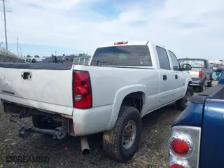 2006 Chevrolet Silverado 2500HD LT1 with VIN 1GCHK23D56F178077, listed as a IAAI auction lot 41414735 with NaN miles. Bid and sale history available at carsss.com. Image 4.