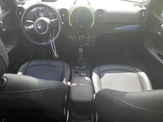 2018 MINI Countryman Cooper with VIN WMZYV5C31J3E04841, listed as a Copart auction lot 73400944 with 28,854 mi miles and Salvage Title. Bid and sale history available at carsss.com. Image 8.