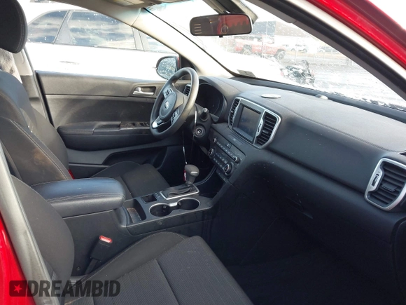 2018 Kia Sportage LX z VIN KNDPMCAC8J7360591, wystawiony jako IAAI lot #38685134 z przebiegiem 95 649 mil mil oraz . Historia ofert i sprzedaży dostępna na DreamBid. Obrazek 5.
