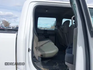 2019 Ford F-250 XL z VIN 1FT7W2B60KEF78955, wystawiony jako IAAI lot #41851147 z przebiegiem 205 275 mil mil oraz . Historia ofert i sprzedaży dostępna na DreamBid. Obrazek 8.