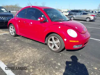 2007 Volkswagen New Beetle Coupe with VIN 3VWSW31C87M518282, listed as a IAAI auction lot 41885126 with 179,047 mi miles. Bid and sale history available at carsss.com. Image 1.