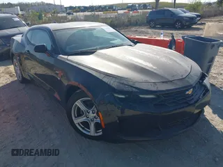 2020 Chevrolet Camaro 1LS z VIN 1G1FB1RX9L0110374, wystawiony jako IAAI lot #41490947 z przebiegiem 88 426 mil mil oraz . Historia ofert i sprzedaży dostępna na DreamBid. Obrazek 1.