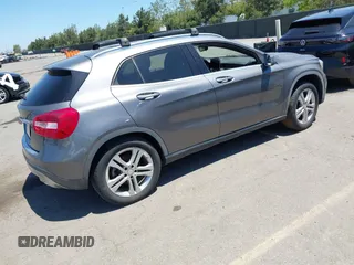 2017 Mercedes-Benz GLA 250 z VIN WDCTG4EB6HJ303262, wystawiony jako IAAI lot #42236512 z przebiegiem 59 681 mil mil oraz . Historia ofert i sprzedaży dostępna na DreamBid. Obrazek 4.
