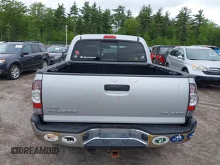 2011 Toyota Tacoma with VIN 3TMLU4EN4BM069898, listed as a IAAI auction lot 42371500 with 201,538 mi miles and . Bid and sale history available at DreamBid. Image 17.