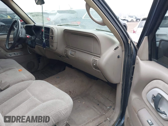 1998 Chevrolet Silverado 1500 with VIN 2GCEC19R0W1116302, listed as a IAAI auction lot 41558346 with 282,870 mi miles and . Bid and sale history available at DreamBid. Image 5.