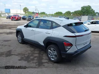 2025 Hyundai Kona SE with VIN KM8HACAB7SU222737, listed as a IAAI auction lot 42113828 with 1 mi miles. Bid and sale history available at carsss.com. Image 3.
