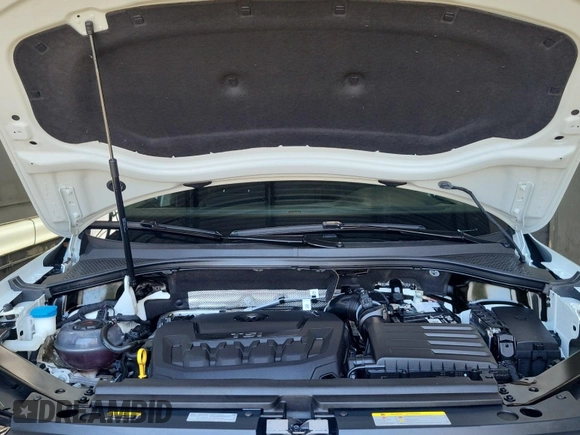 2024 Volkswagen Tiguan SE z VIN 3VV3B7AX3RM105123, wystawiony jako IAAI lot #42796460 z przebiegiem 36 543 mil mil oraz . Historia ofert i sprzedaży dostępna na DreamBid. Obrazek 49.