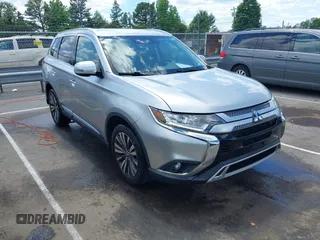 2020 Mitsubishi Outlander ES z VIN JA4AZ3A34LZ040810, wystawiony jako IAAI lot #42188109 z przebiegiem 124 377 mil mil oraz . Historia ofert i sprzedaży dostępna na DreamBid. Obrazek 1.
