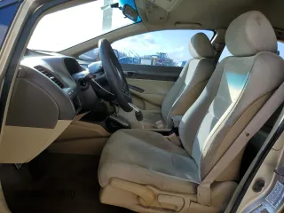2008 Honda Civic LX с VIN 1HGFA16538L015586, выставлен на аукционе Copart как лот 45125335 с пробегом 178 387 миль миль и Чистый • Clean title. История ставок и продаж доступна на DreamBid. Изображение 7.