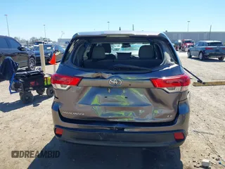 2019 Toyota Highlander LE with VIN 5TDZZRFH6KS306098, listed as a IAAI auction lot 41712844 with 92,056 mi miles and . Bid and sale history available at DreamBid. Image 16.