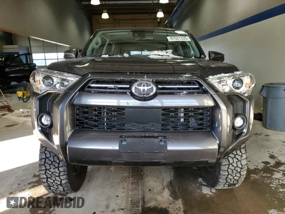 2023 Toyota 4Runner SR5 with VIN JTEMU5JRXP6210446, listed as a Copart auction lot 41521225 with 18,004 mi miles and Salvage title. Bid and sale history available at DreamBid. Image 5.