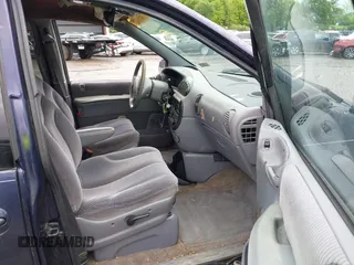 1997 Dodge Caravan LE z VIN 1B4GP54L5VB284083, wystawiony jako IAAI lot #42215384 z przebiegiem 220 000 mil mil oraz . Historia ofert i sprzedaży dostępna na DreamBid. Obrazek 5.
